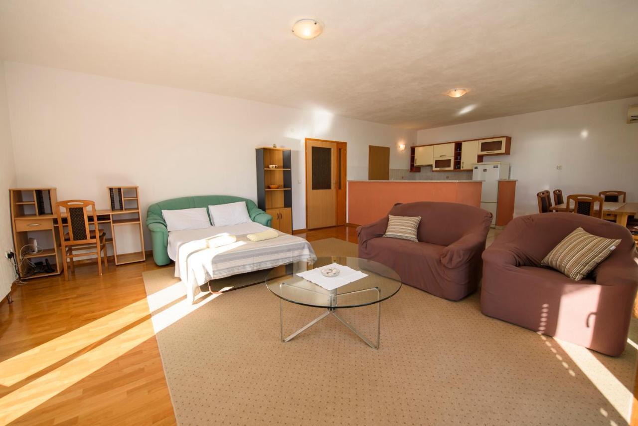 Apartman Mijo - Suhi Potok Есенице Экстерьер фото
